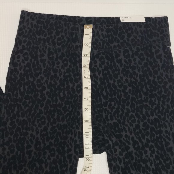 Old Navy Stevie Pull On Pants Women's Small Black Velvet Animal Print High Rise - Picture 5 of 10